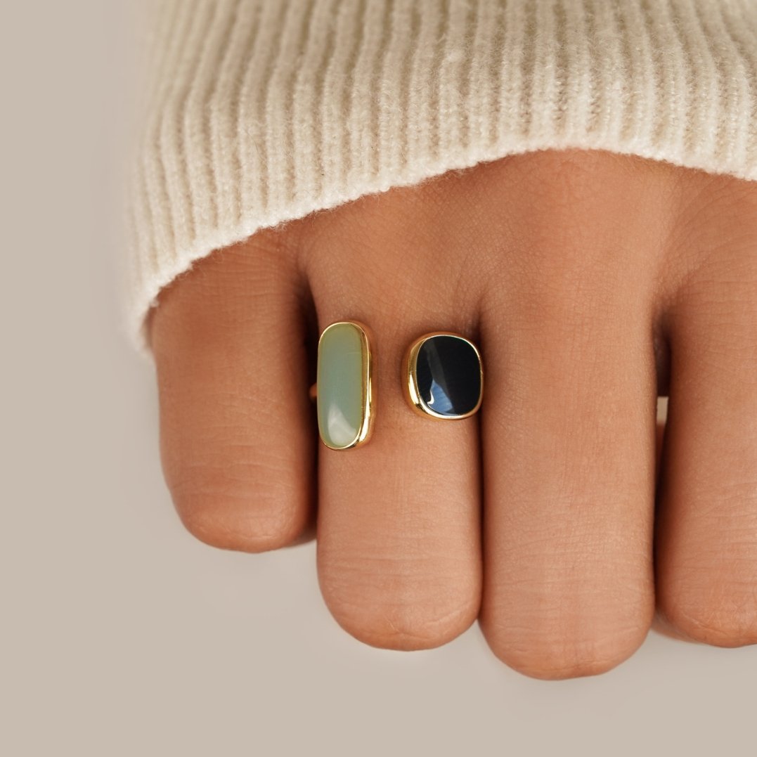 RENHET | ELEGANT INSLAGET RING